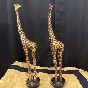 NWOT 12” pair of male female wooden giraffes